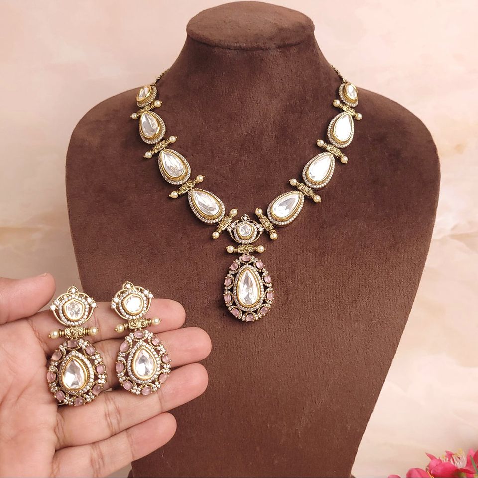 Elegant Jewelry Set Promotion