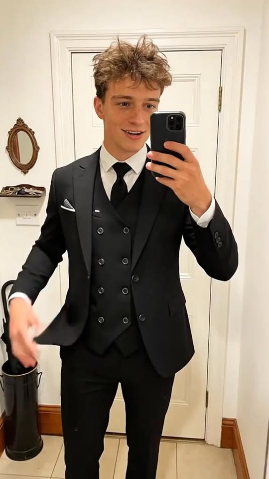 Men's Slim-Fit Suit 50% Off Promo