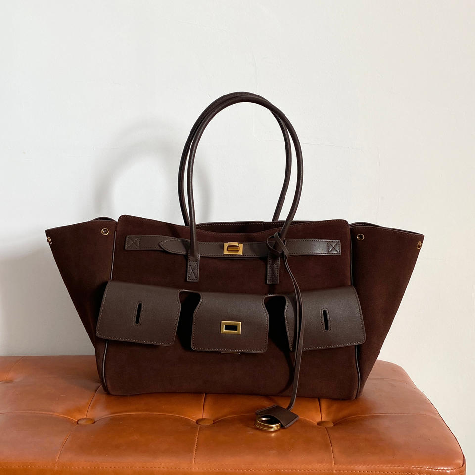 Sophisticated Handbag Day-to-Night Promo