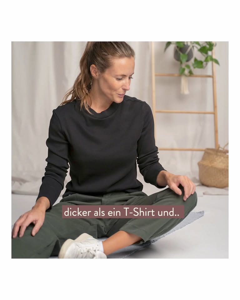 Cozy Turtleneck Longsleeve Promo