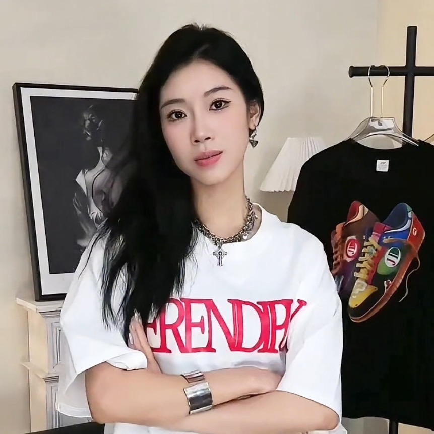 kaos kreatif