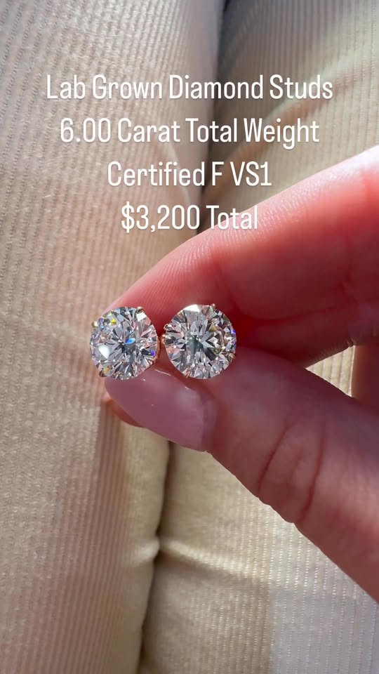 Lab-Grown Diamond Studs Promo