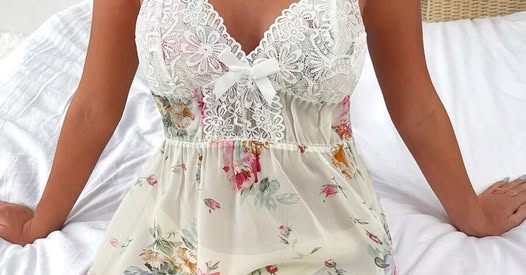 Floral Lace Dress Fashion Promo