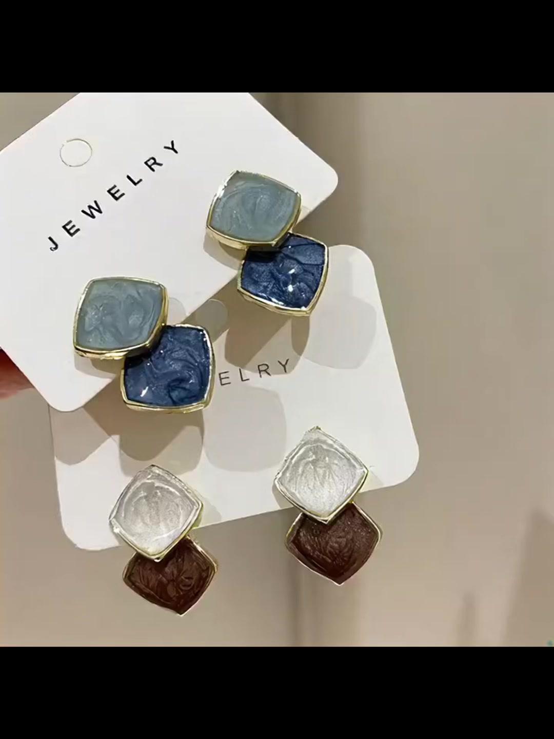 Stylish Earrings Jewelry Promo