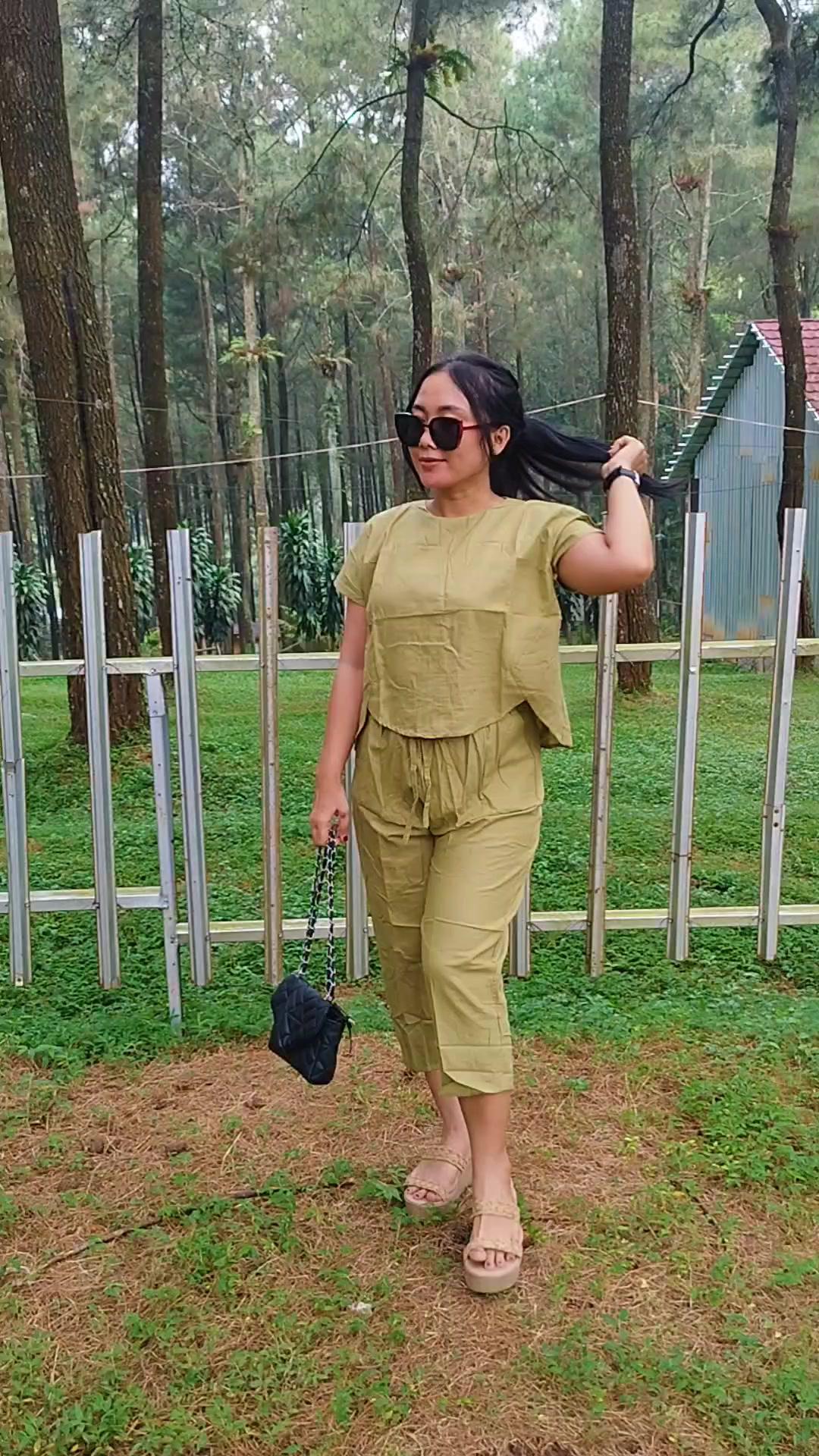 Women's Linen Outfit Promo