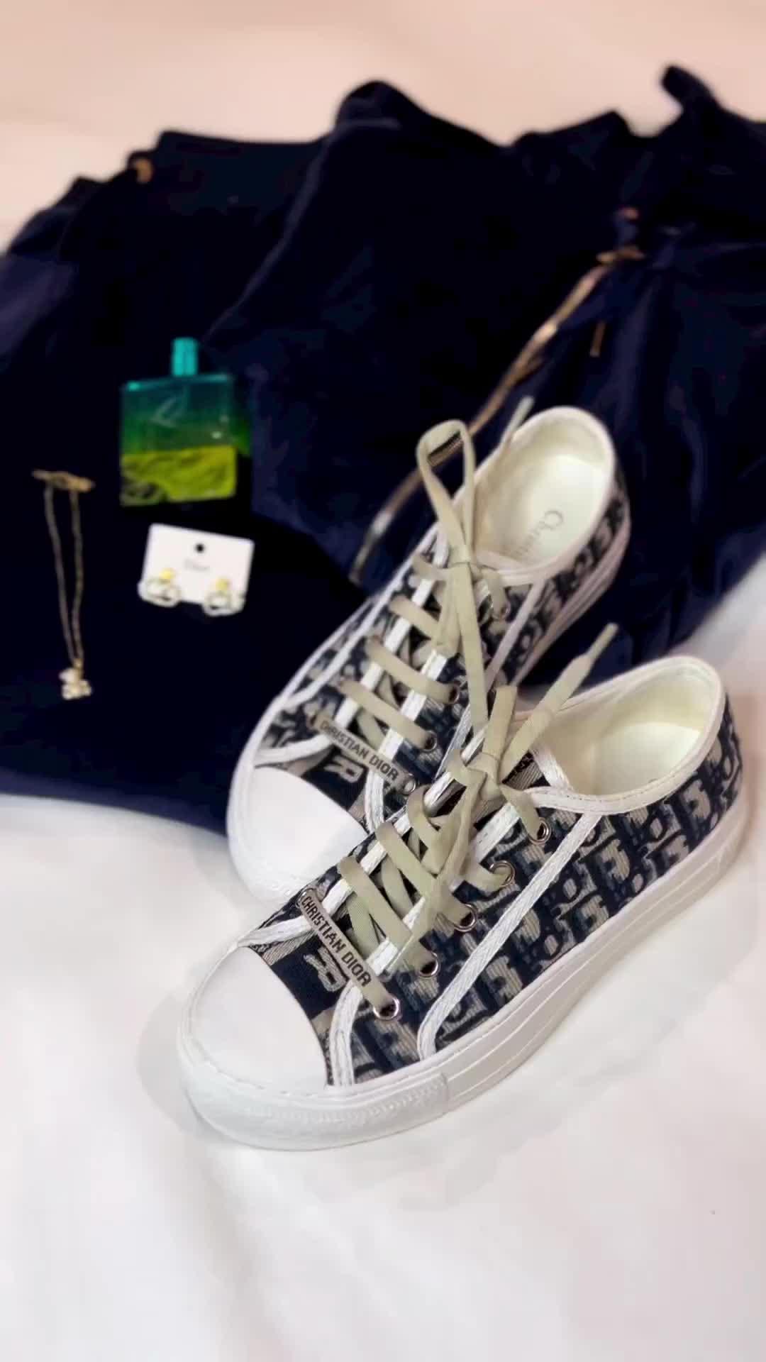 Fashion Sneakers Promo