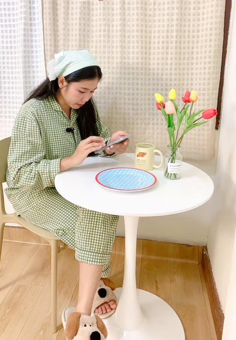 Minimalist Round Coffee Table Promo