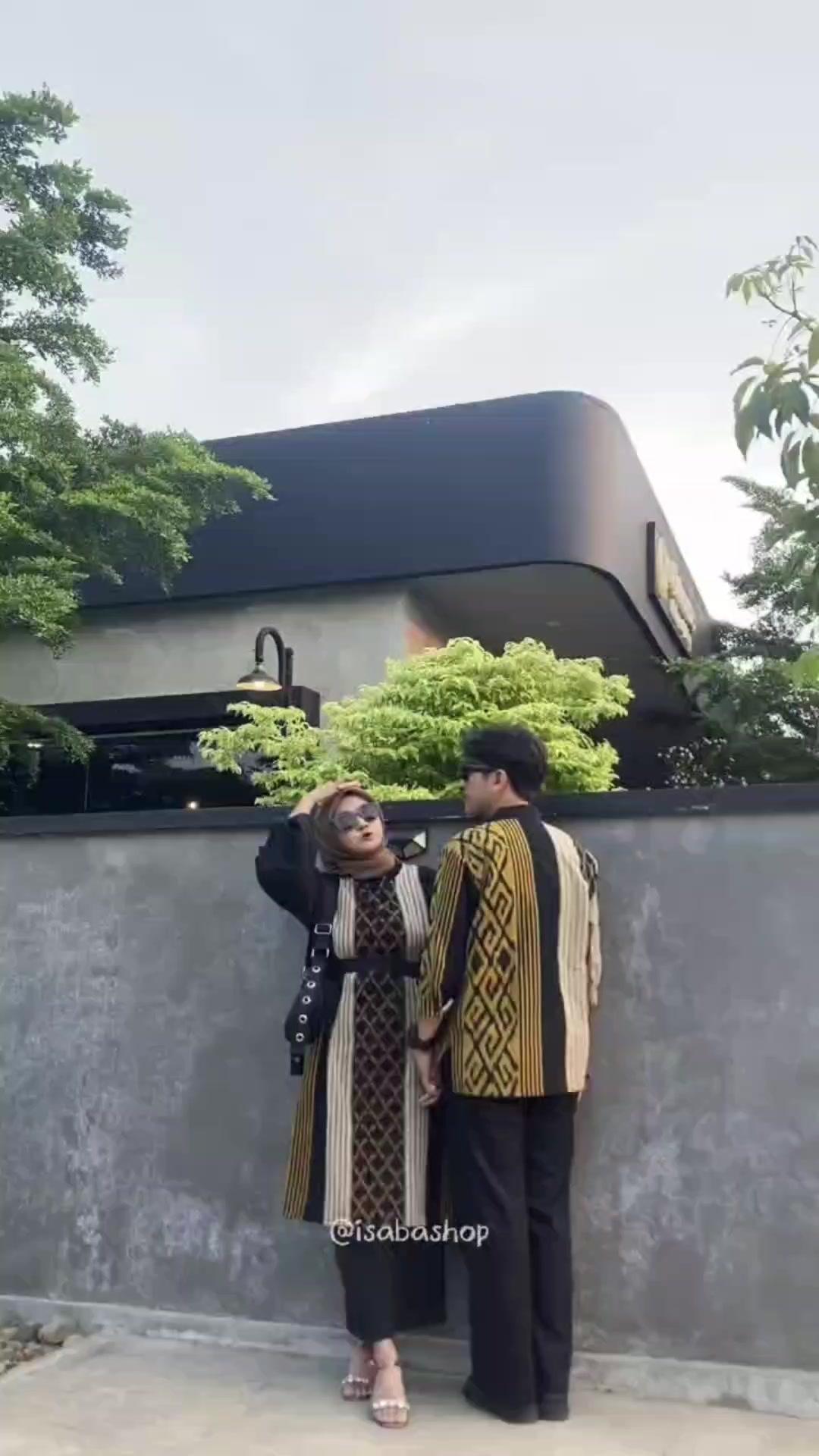 Lebaran Couple Outfit Fashion Promo