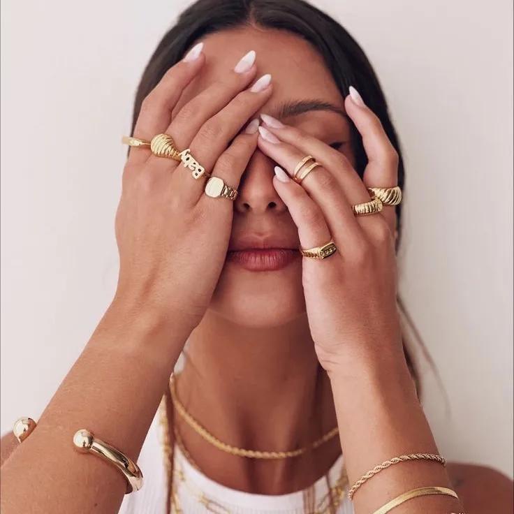 Golden.Jewelry