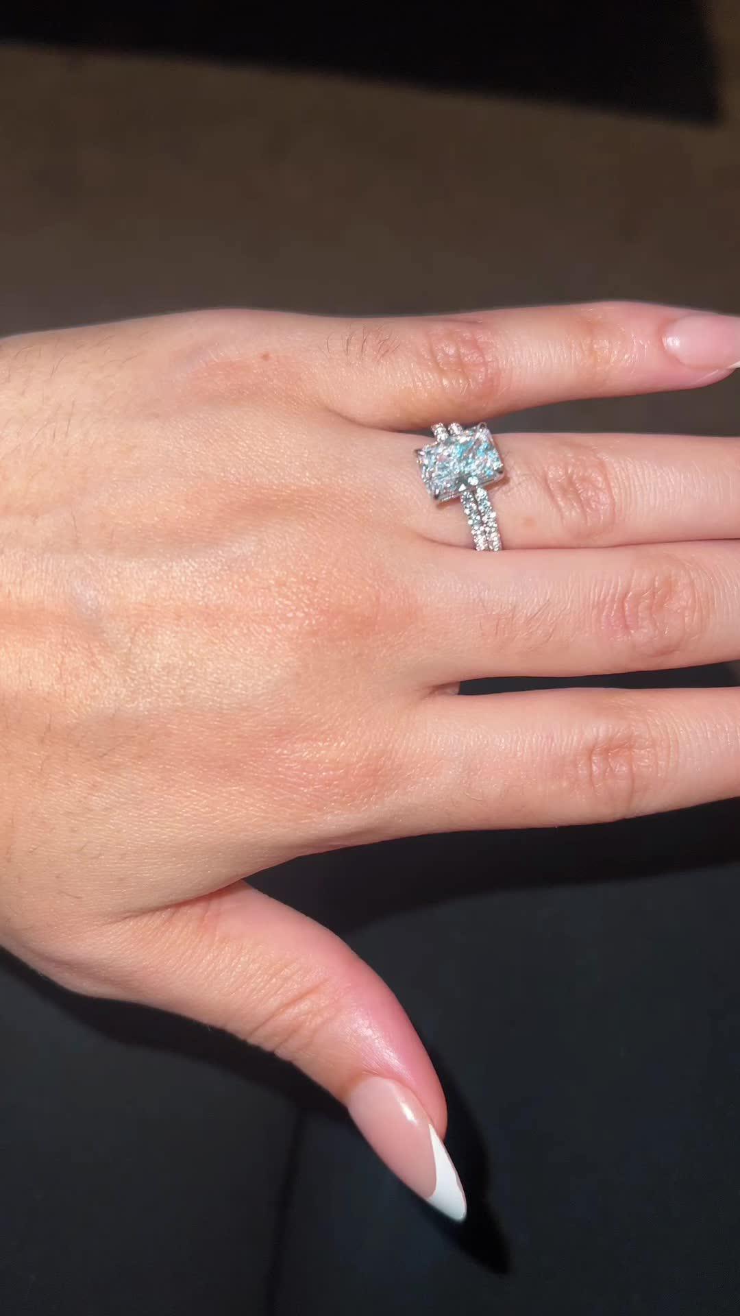 Elegant Ring Jewelry Promo