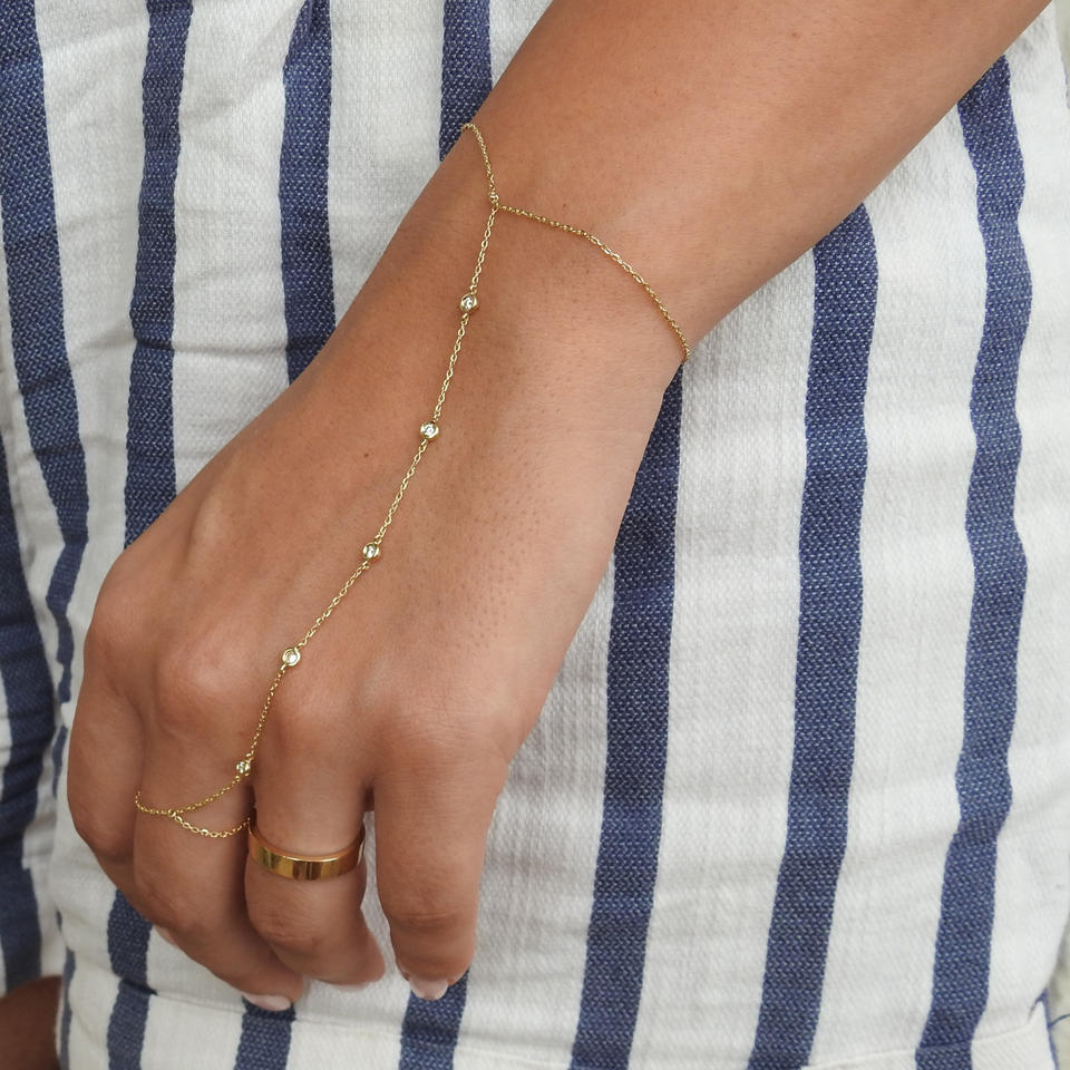 Bezel Diamond Hand Chain Jewelry Promo