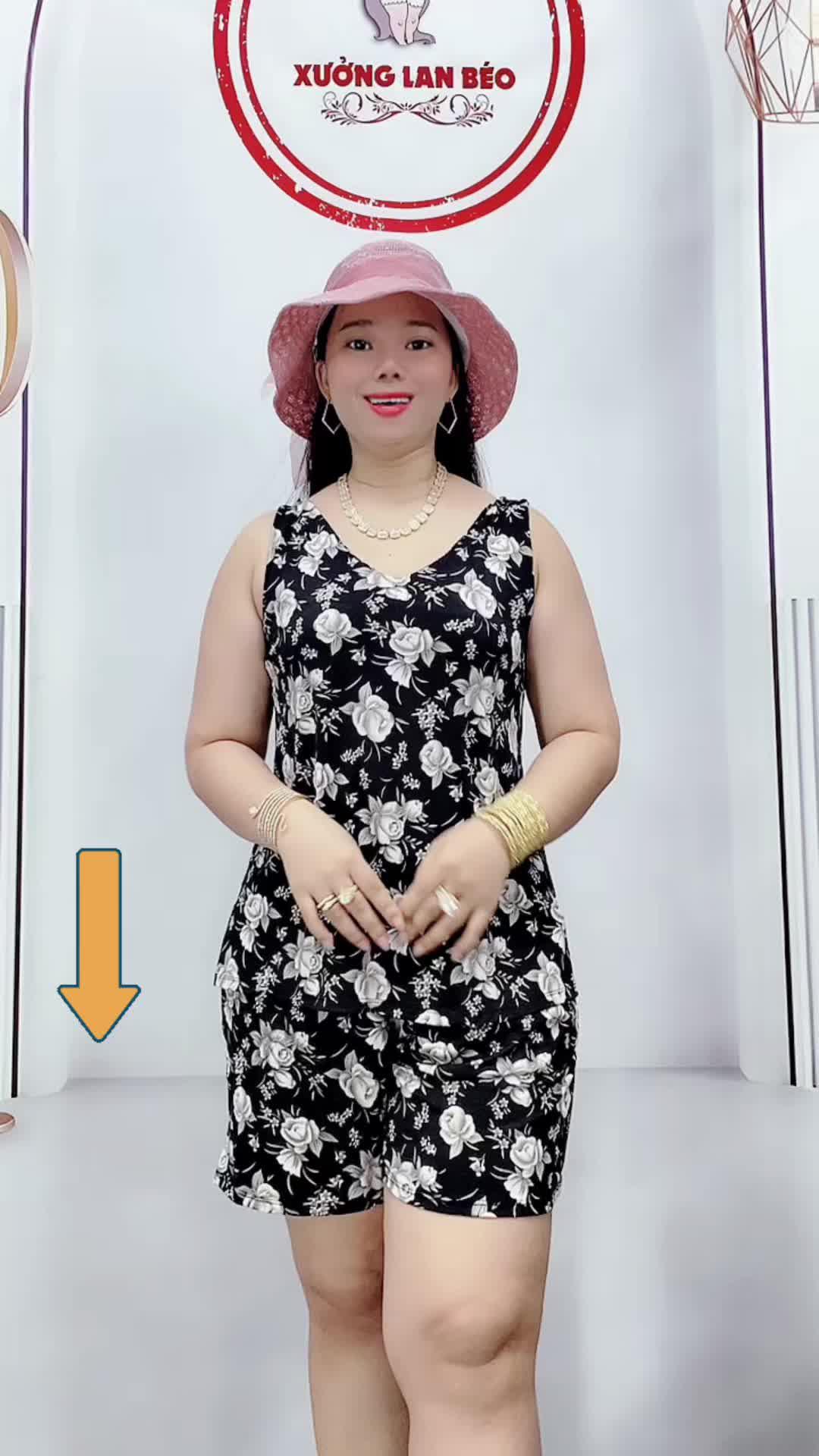 Floral Summer Outfit Promotion