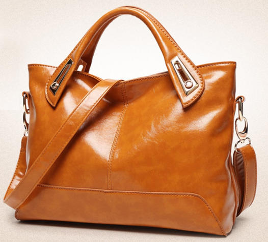 Women's Handbag 20% Discount Offer