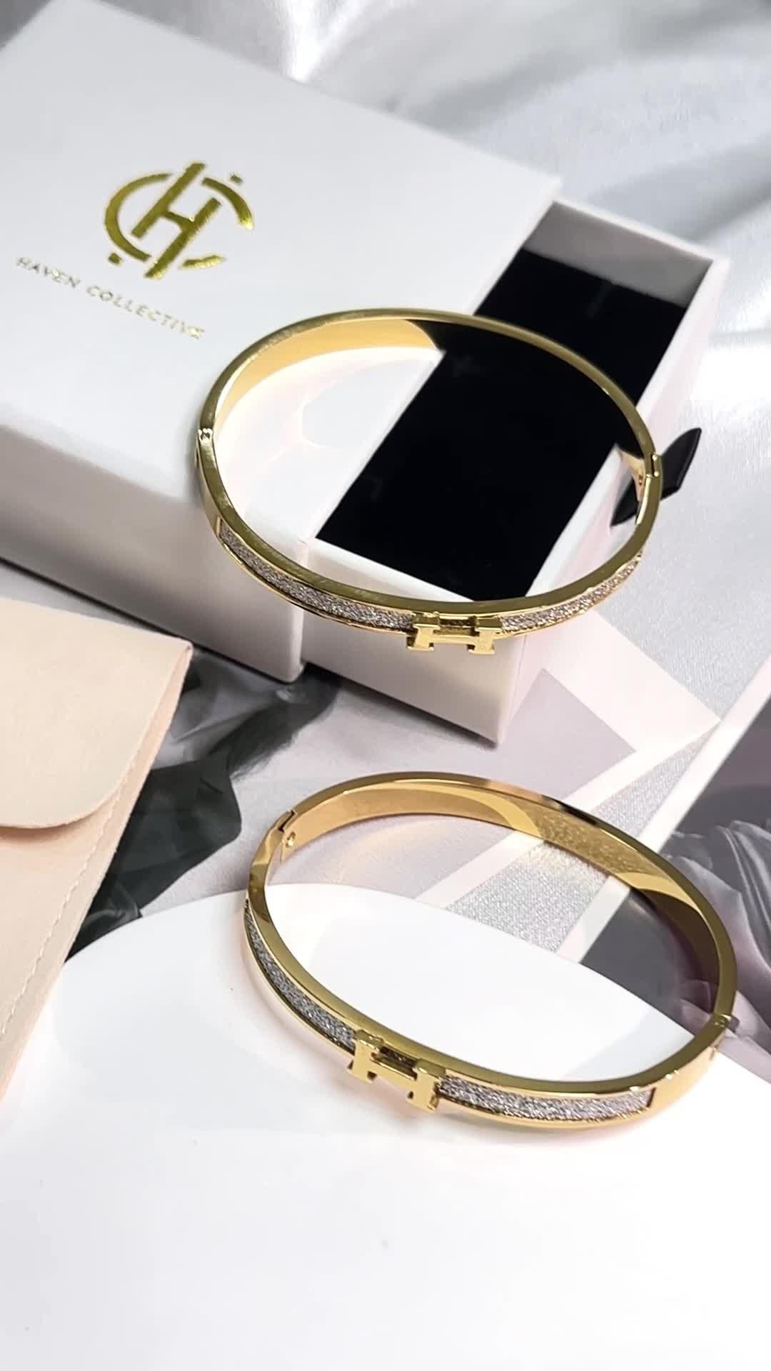 Elegant Gold Bracelet Promotion