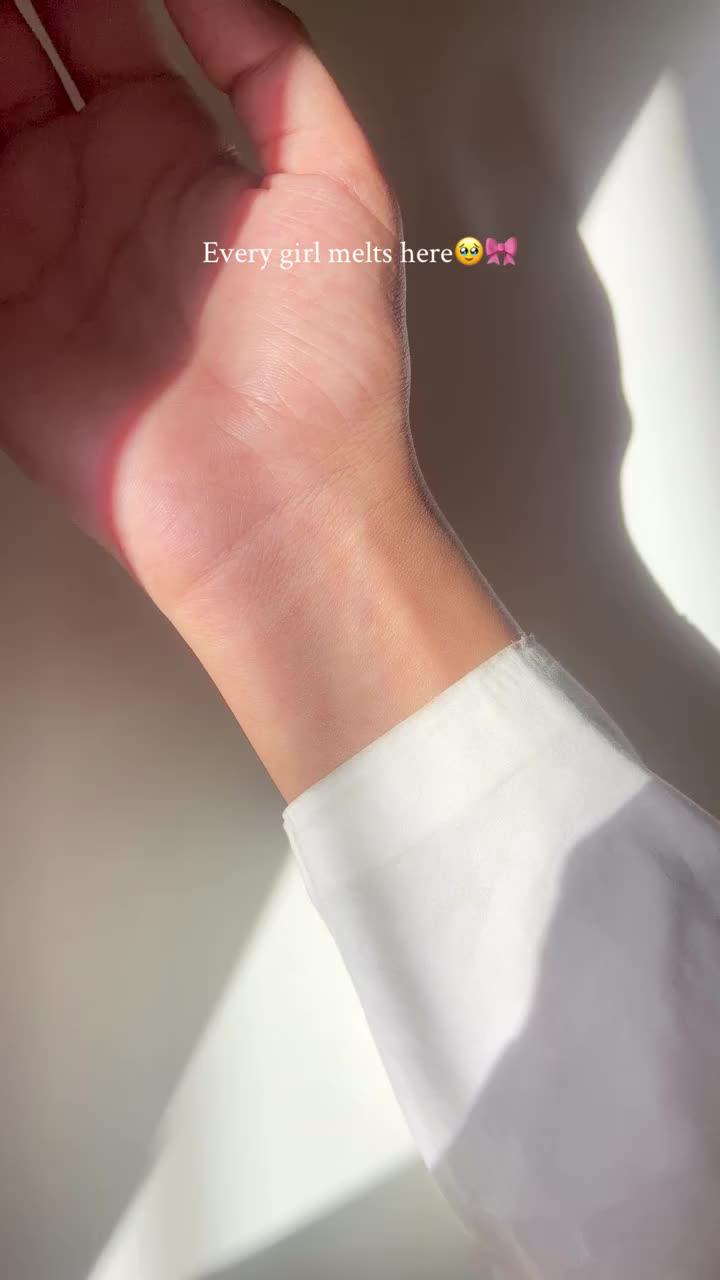 Beautiful Tulip Bracelet Promotion
