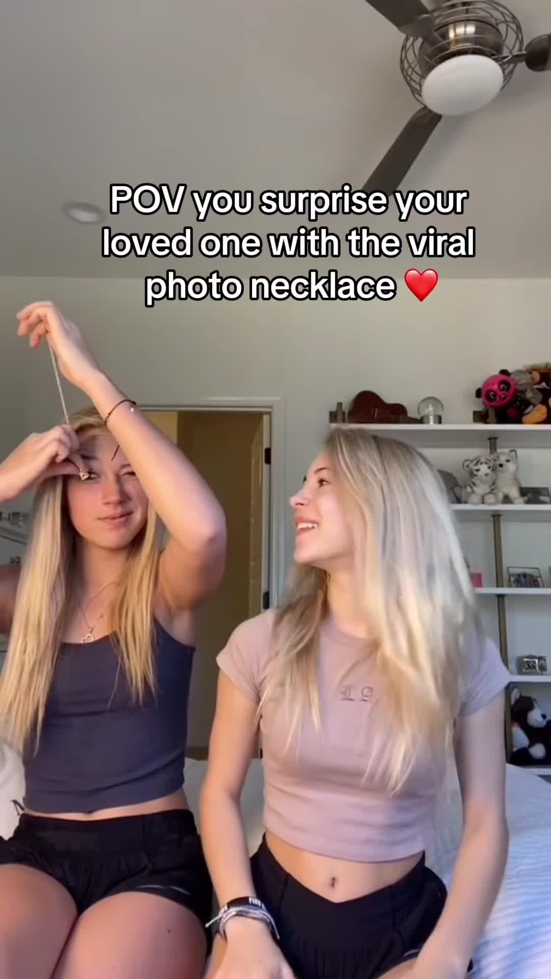 Viral Photo Necklace Surprise