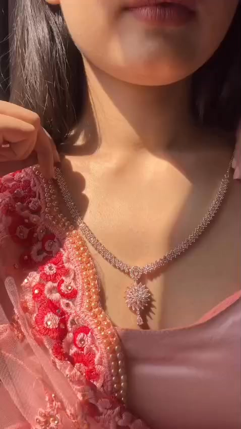 Rose Radiance Necklace Set Promo
