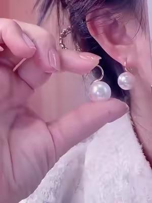 Elegant Women's Earrings Promo