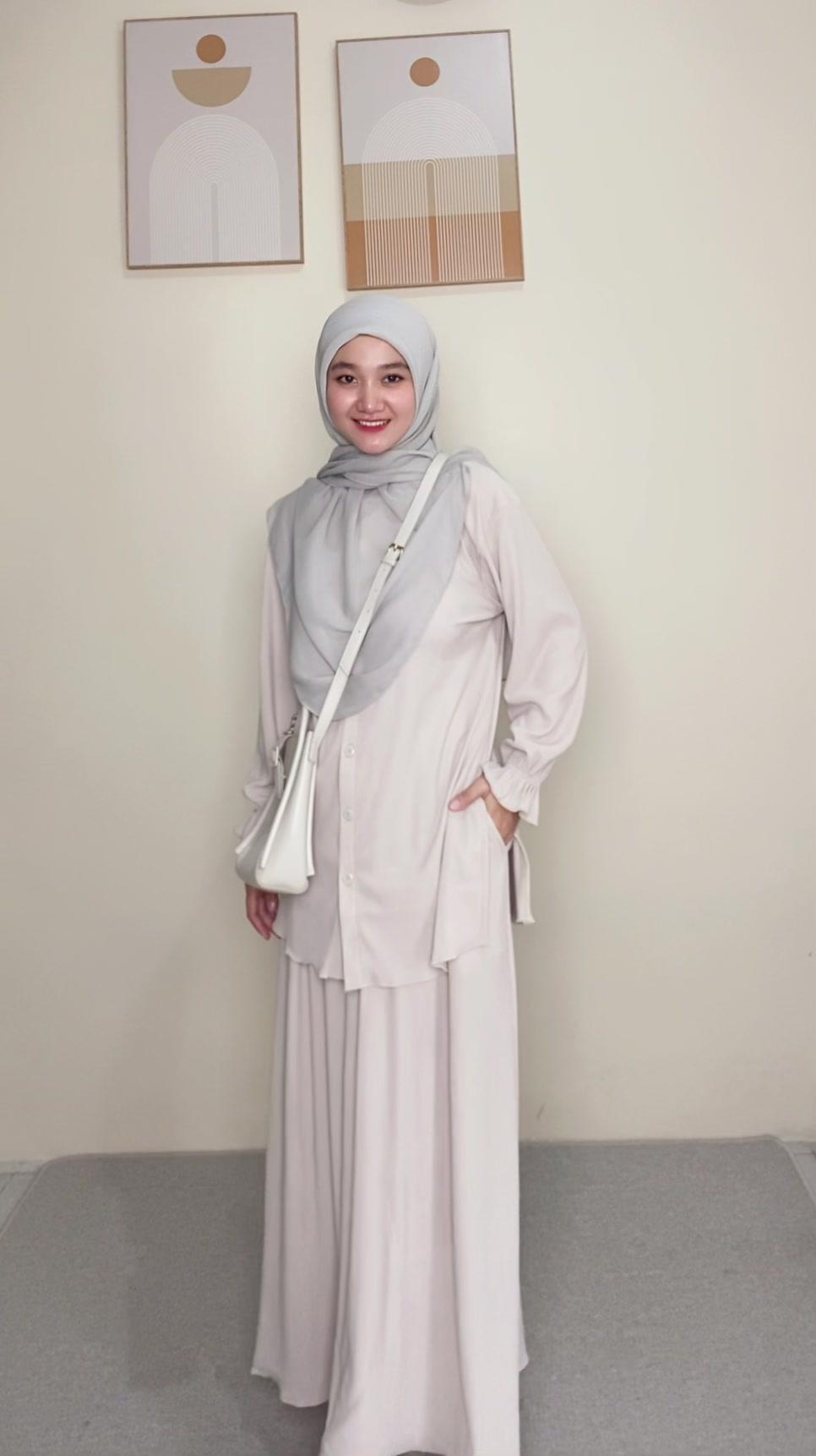 Women's Outfit Promotion