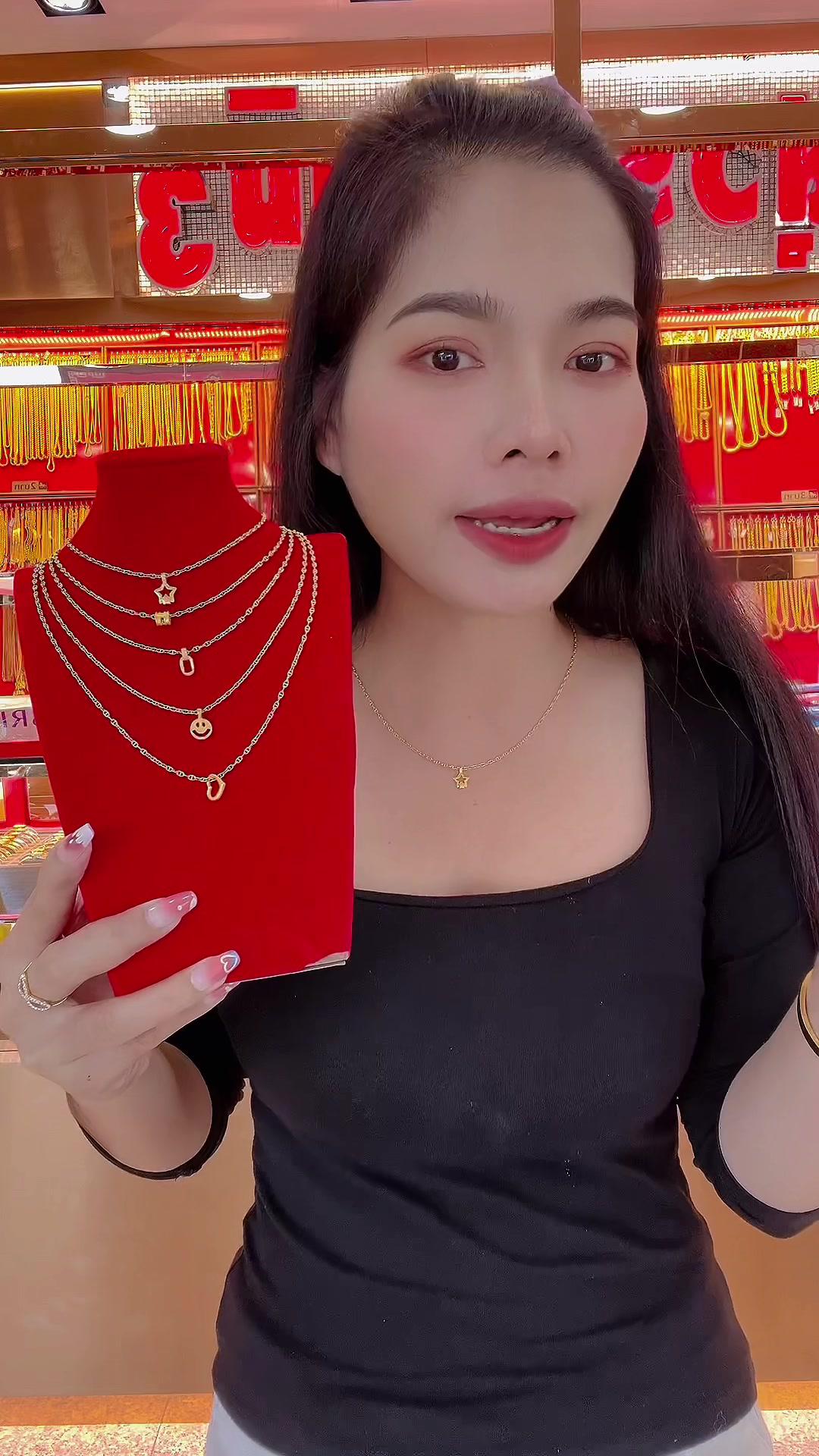 Gold Necklace Jewelry Promo