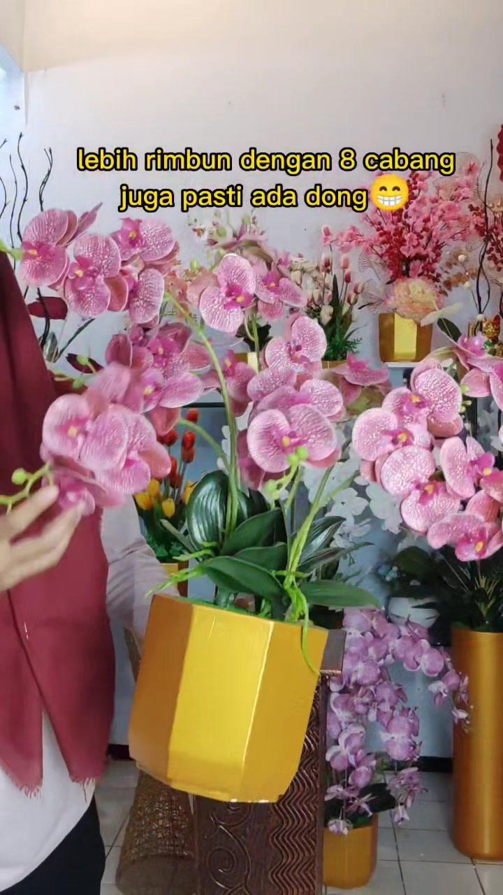 Elegant Flower Set in Gold Pot Promo