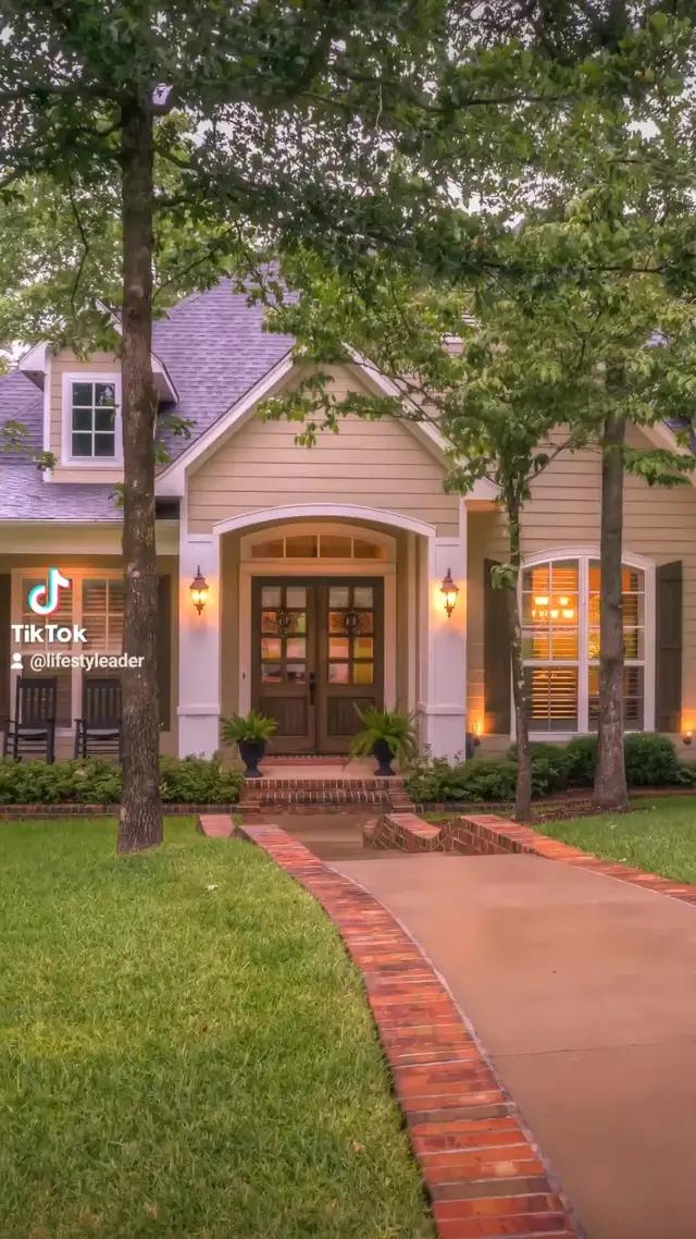 Real Estate Home & Living Promo