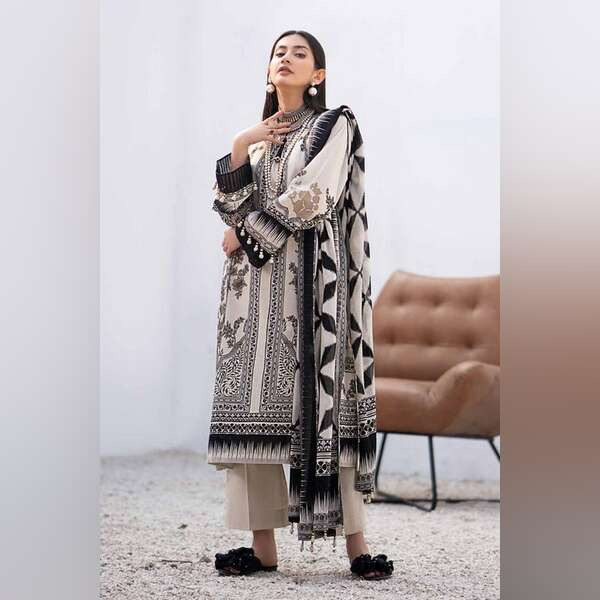 Azadi Sale Fashion Apparel Promo